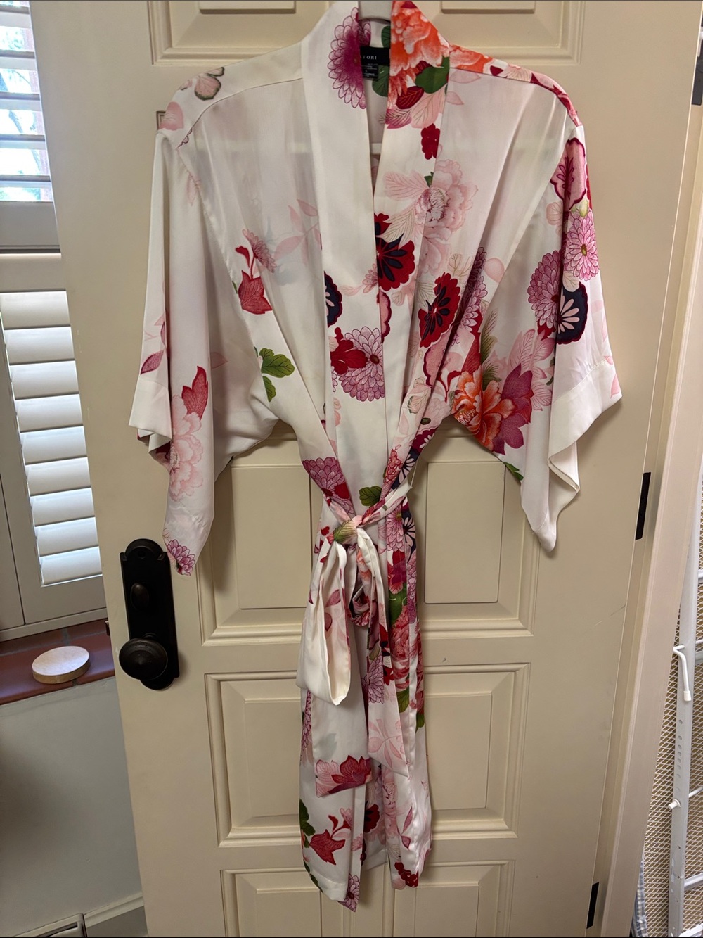 NWOT Natori kimono robe